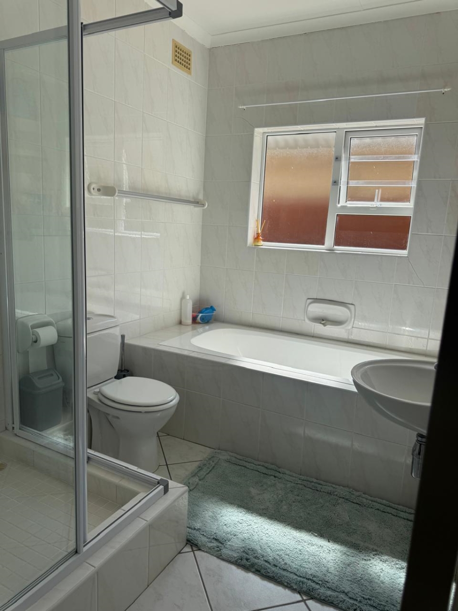 6 Bedroom Property for Sale in Aston Bay Eastern Cape